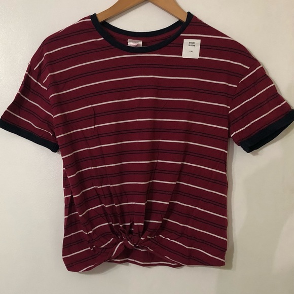 No Boundaries Tops - Women’s front tie Top: pullover, crewneck, short sleeves burgundy stripes.Large